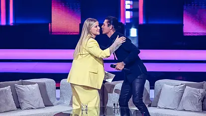 Beatrice Egli & Julio Iglesias geben sich Wangenküsschen