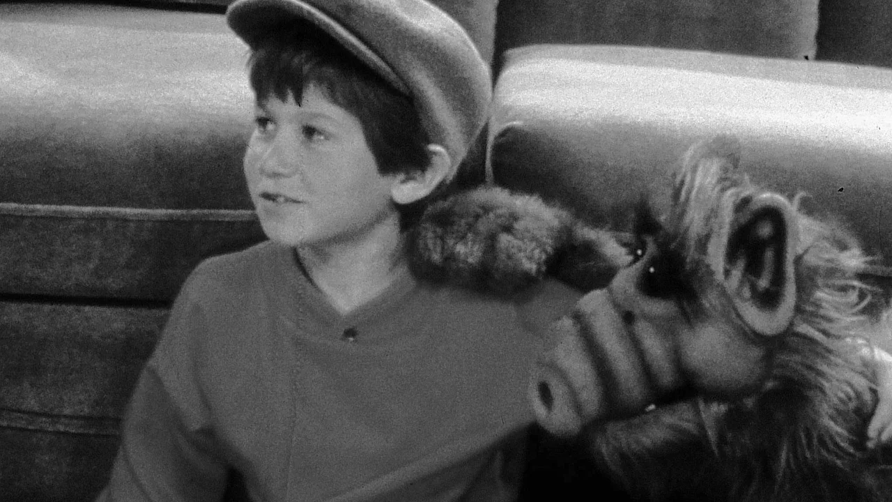 Benji Gregory mit Alf Benji Gregory mit Alf - Foto: IMAGO / United Archives