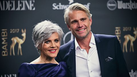 Birgit Schrowange und Freund Frank Spothelfer auf der Bambi Verleihung 2018 - Foto: Getty Images