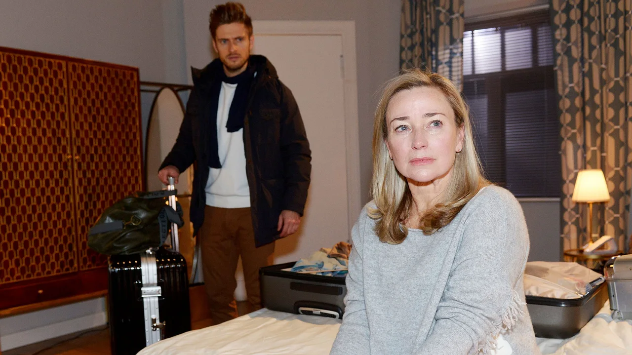 Philip (Jörn Schlönvoigt) und Patrizia (Birgit Würz) Philip (Jörn Schlönvoigt) und Patrizia (Birgit Würz) - Foto: TVNOW/ Rolf Baumgartner
