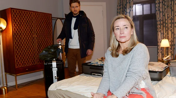 Philip (Jörn Schlönvoigt) und Patrizia (Birgit Würz)