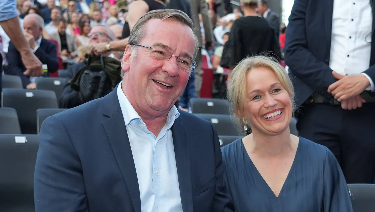 Boris Pistorius & Frau Julia Boris Pistorius & Frau Julia - Foto: IMAGO / Eventpress