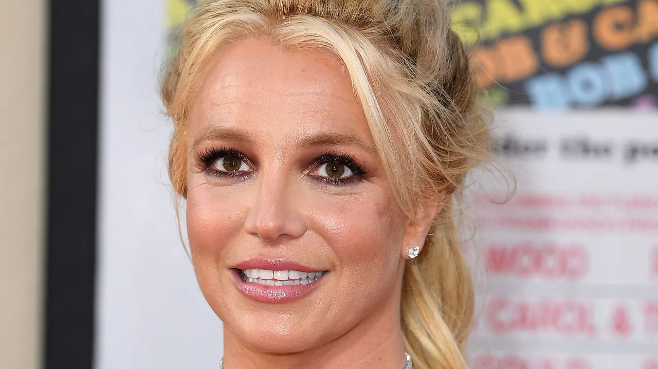 Britney Spears: Sie kämpft um Versöhnung mit Sohn Jayden Britney Spears lächelt - Foto: GettyImages / Steve Granitz