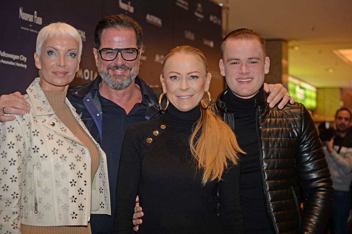 Britt Jolig, Alex Jolig, Jenny Elvers und Paul Jolig 