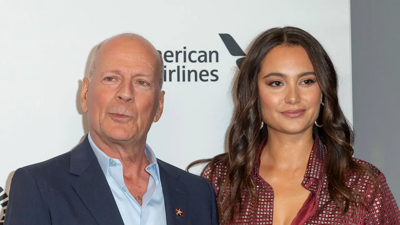 Bruce Willis und Emma Heming Willis - Foto: IMAGO / Pacific Press Agency Bruce Willis und Emma Heming Willis - Foto: IMAGO / Pacific Press Agency