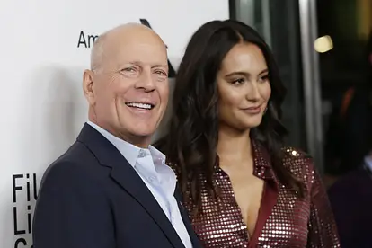 Bruce Willis und Frau Emma Heming Willis im Herbst 2019 auf dem roten Teppich.