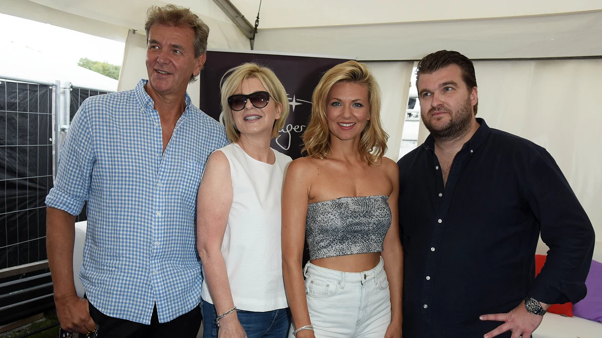 Carmen Nebel und Norbert Endlich mit ihren Kindern Ella und Gregor Carmen Nebel und Norbert Endlich mit ihren Kindern Ella und Gregor