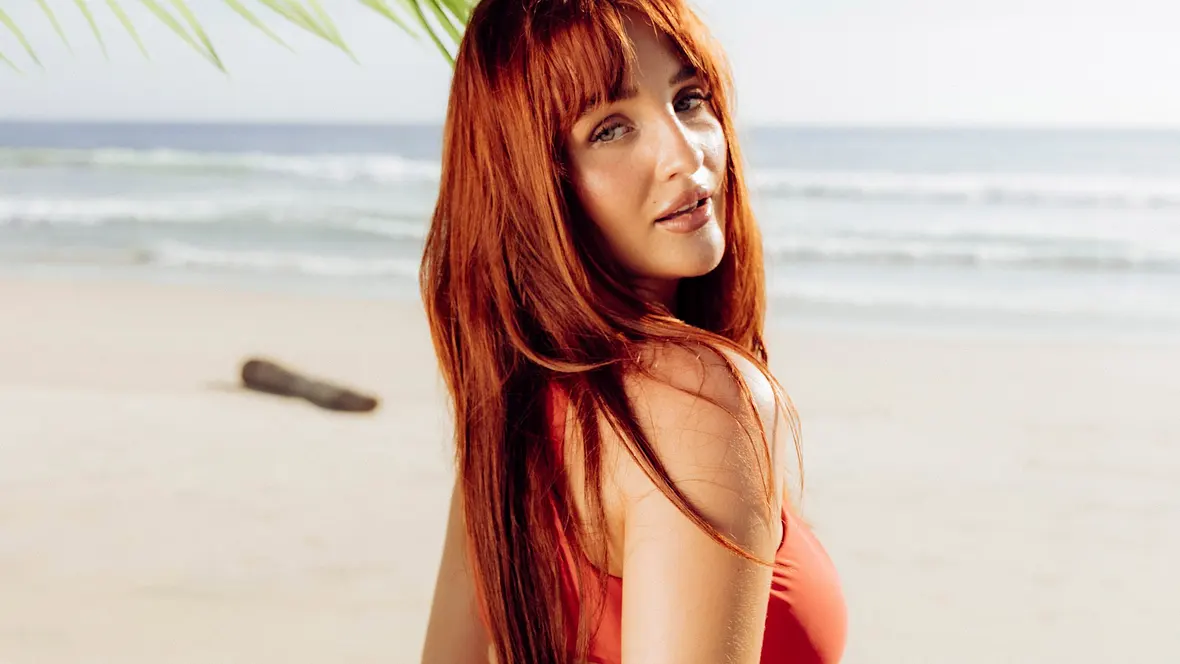 Cassy Cassau am Set von "Too Hot to Handle: Germany", Staffel 2