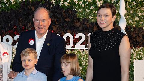 Charlène von Monaco, Fürst Albert & die Zwillinge Gabriella und Jacques - Foto: Pierre Villard/SC Pool - Corbis/Corbis via Getty Images