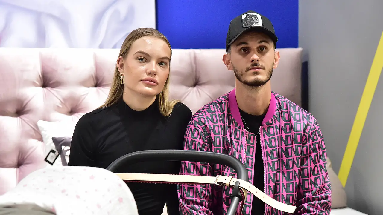 Cheyenne Savannah Ochsenknecht mit Partner Nino Sifkovits Cheyenne Savannah Ochsenknecht mit Partner Nino Sifkovits - Foto: IMAGO / Photopress Müller