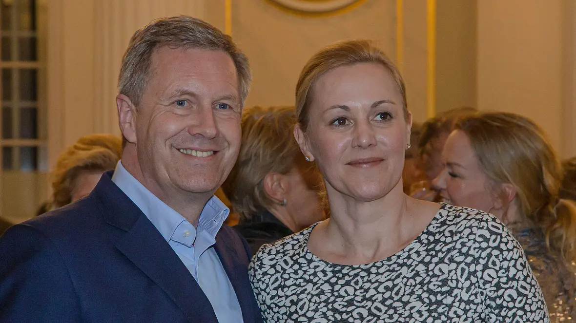 Christian & Bettina Wulff lächeln in die Kamera