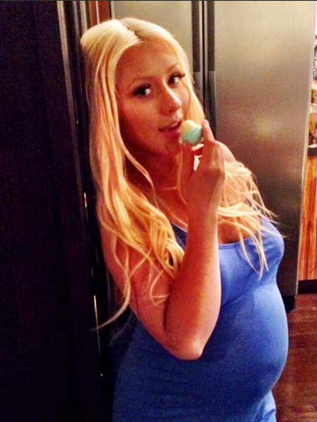 Christina Aguilera zeigt Babybauch!
