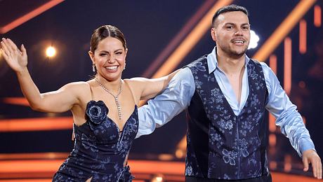 Christina Hänni und Osan Yaran bei Lets Dance - Foto: IMAGO / Panama Pictures