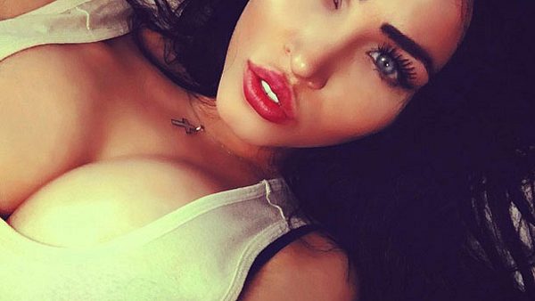 Claudia Alende als Megan Fox - Foto: Instagram / Claudia Alende