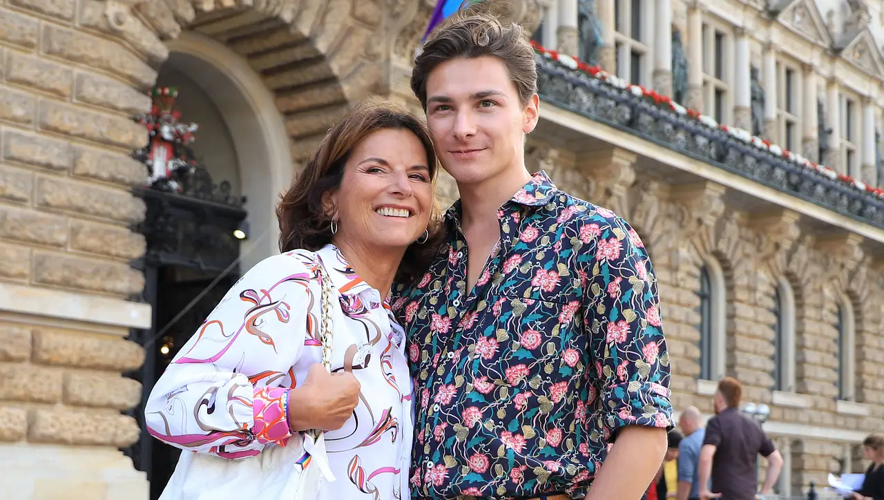 Claudia Obert und Freund Max Claudia Obert und Freund Max - Foto: IMAGO/ Andre Lenthe