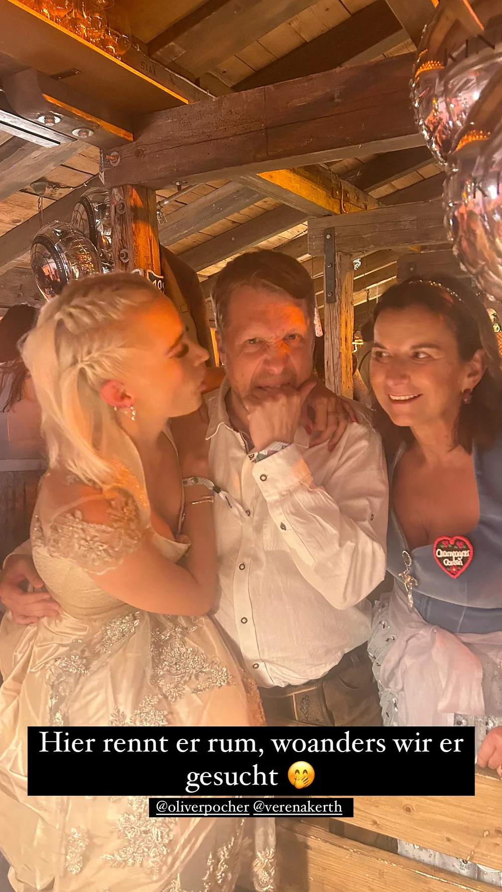 Claudia Obert, Verena Kerth und Oliver Pocher auf der Wiesn Claudia Obert, Verena Kerth und Oliver Pocher auf der Wiesn