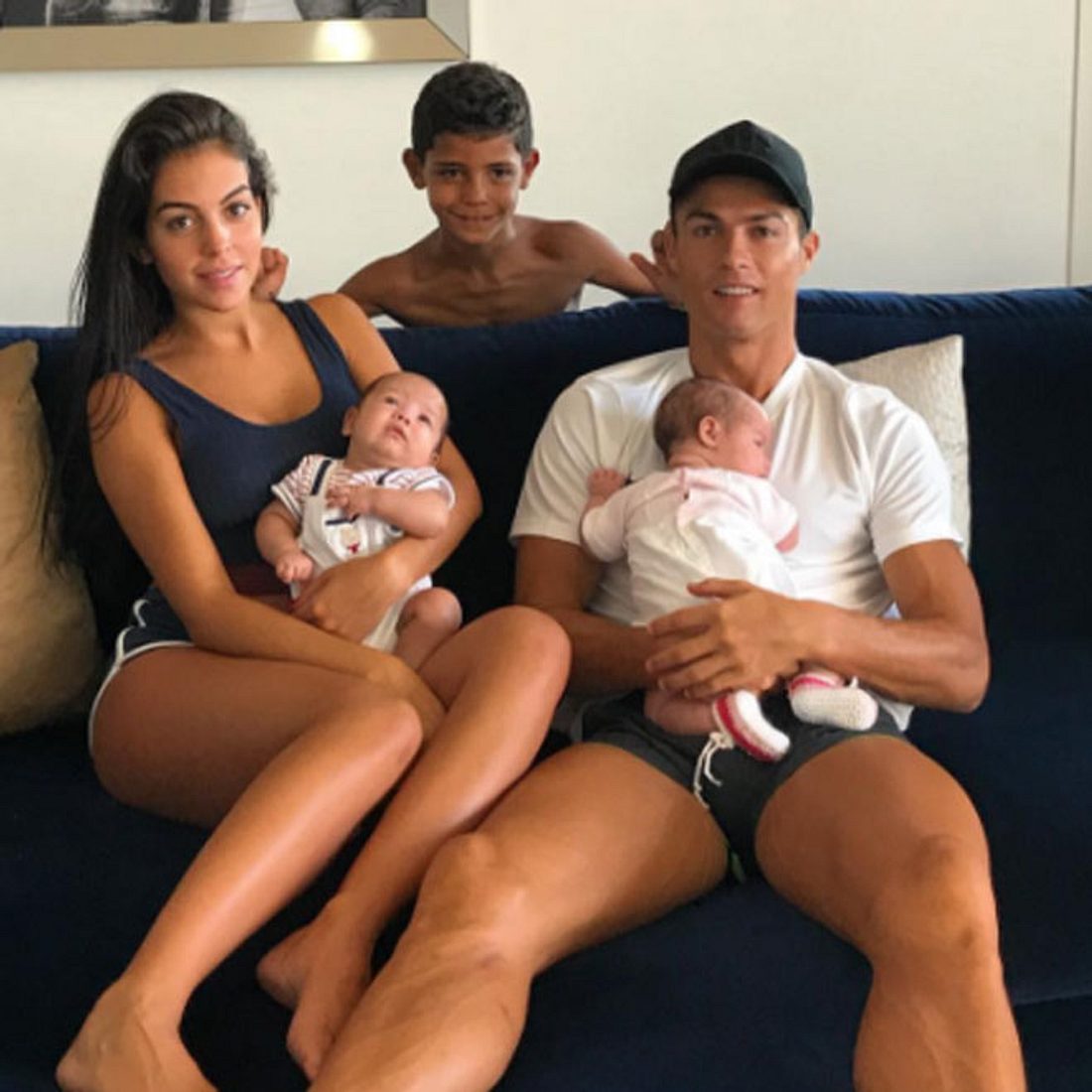 Cristiano Ronaldo zeigt seine ganze Familie
