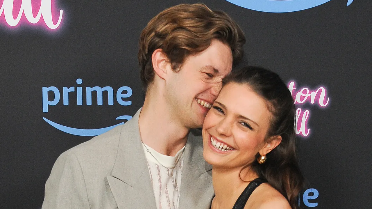 Damian Hardung und Harriet Herbig-Matten Damian Hardung und Harriet Herbig-Matten - Foto: Amy Graves/ Getty Images for Prime Video