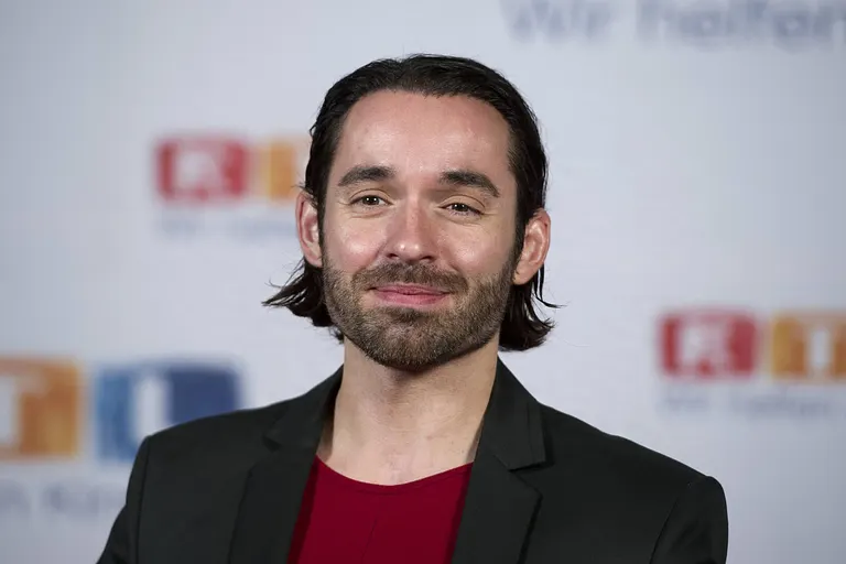 Daniel Küblböck blickt in die Kamera.