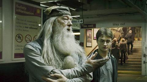 Harry Potter Dumbledor Daniel Radcliffe michael gambon - Foto: Imago / Everett Collection