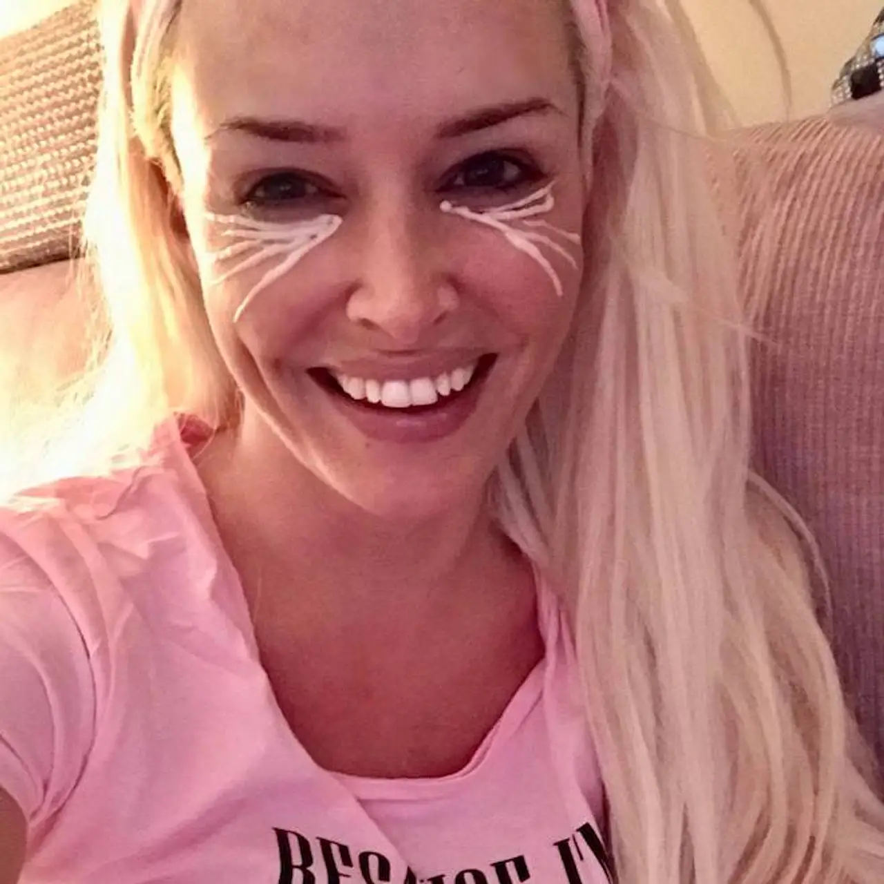 Daniela Katzenberger wird oft auf älter geschätzt Daniela Katzenberger: Älter geschätzt als Ehemann Lucas Cordalis - Foto: Facebook / Daniela Katzenberger