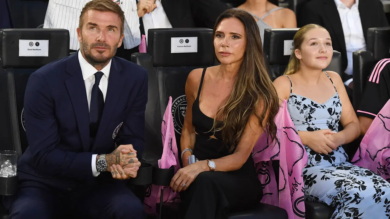 Victoria, David und Harper Beckham - Foto: IMAGO / Cover-Images Victoria, David und Harper Beckham - Foto: IMAGO / Cover-Images