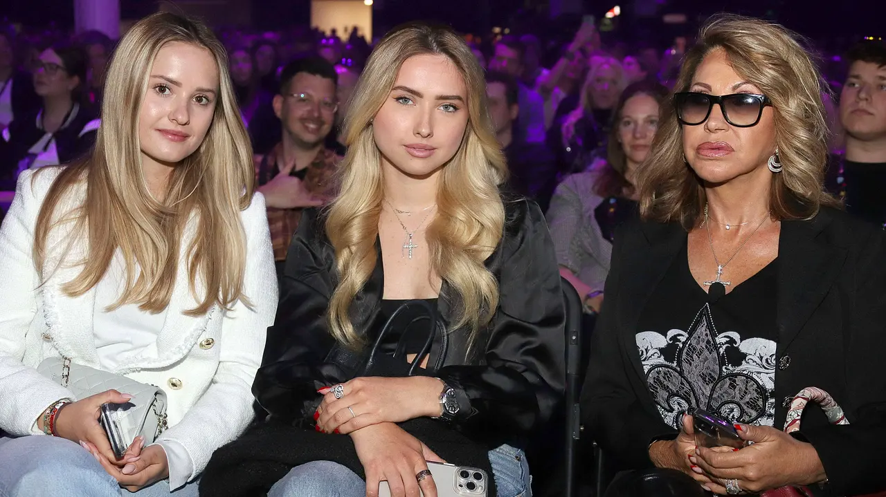 Carmen, Davina und Shania Geiss Carmen, Davina und Shania Geiss - Foto: IMAGO / Future Image