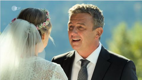 Martin Gruber und Anne heiraten - Foto: Screenshot / ZDF