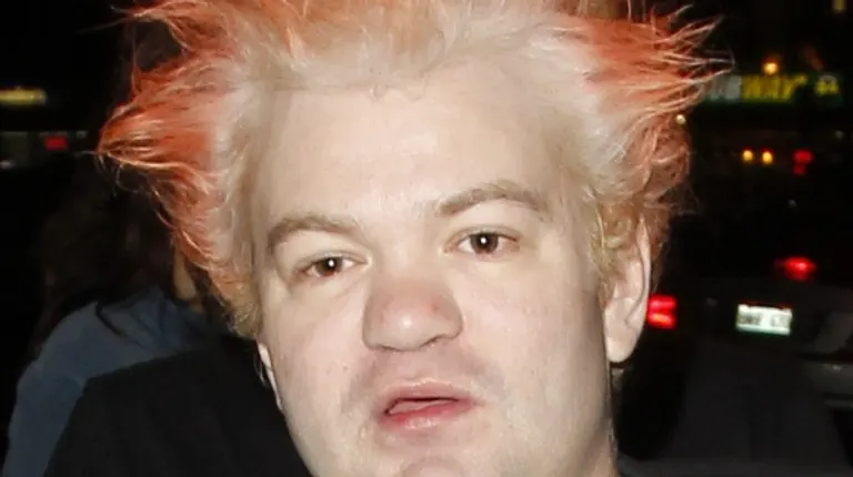 Deryck schockt mit Schmuddel-Look.