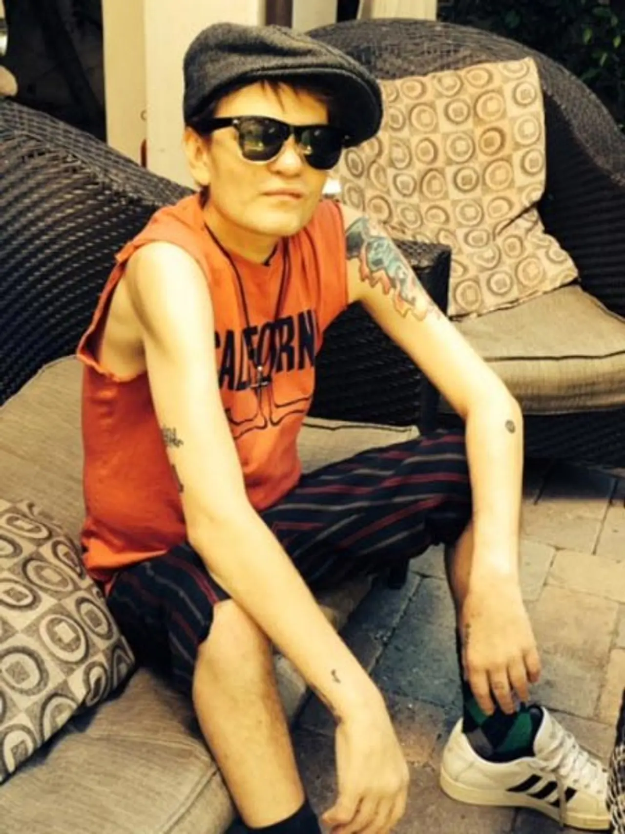 Ein Schatten seiner selbst. Der Punkrockstar auf dem Boden der Tatsachen Ein Schatten seiner selbst. Der Punkrockstar auf dem Boden der Tatsachen