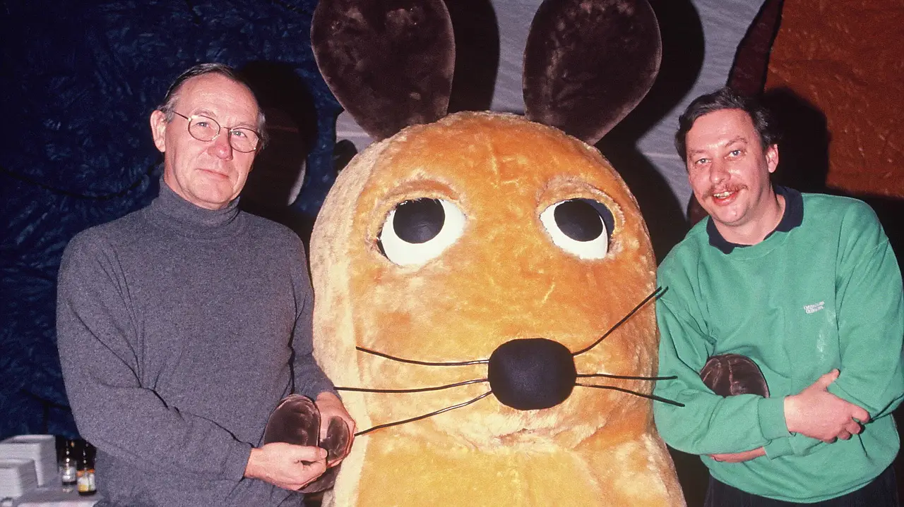 Armin Maiwald und Christoph Biemann in "Die Sendung mit der Maus" Armin Maiwald und Christoph Biemann in Die Sendung mit der Maus - Foto: Imago