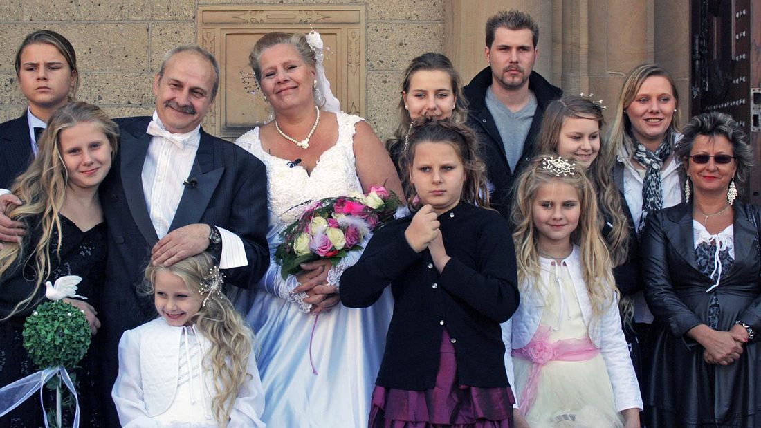 Großfamilie Wollny bei der Hochzeit von Papa Dieter und Mama Silvia