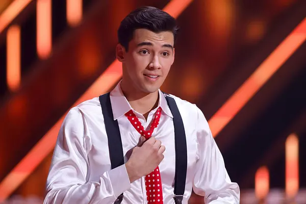 Diego Pooth bei "Let's Dance" guckt erstaunt.