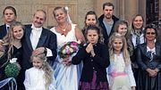 Großfamilie Wollny bei der Hochzeit von Papa Dieter Wollny und Mama Silvia - Foto: Facebook