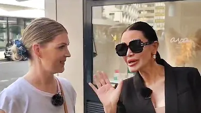 Djamila Rowe und Kandidatin Lisa