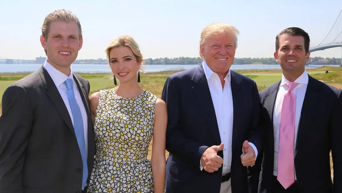 Donald Trump mit seinen Kindern Eric, Ivanka und Donald Jr. Donald Trump mit seinen Kindern Eric, Ivanka und Donald Jr.