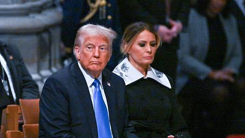 Donald Trump mit Ehefrau Melania Trump - Foto: IMAGO / Newscom / AdMedia