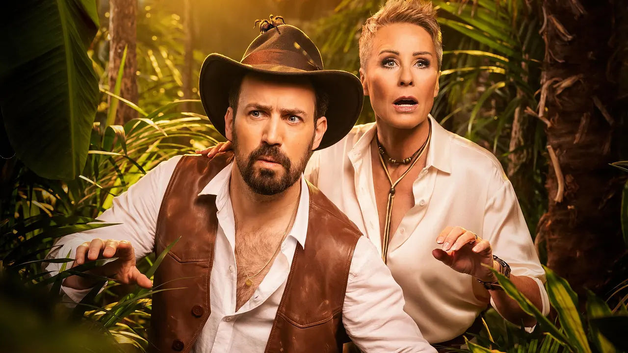 Jan Köppen und Sonja Zietlow als Moderatoren des Dschungelcamps Jan Köppen und Sonja Zietlow als Moderatoren des Dschungelcamps - Foto: RTL / Pascal Bünning