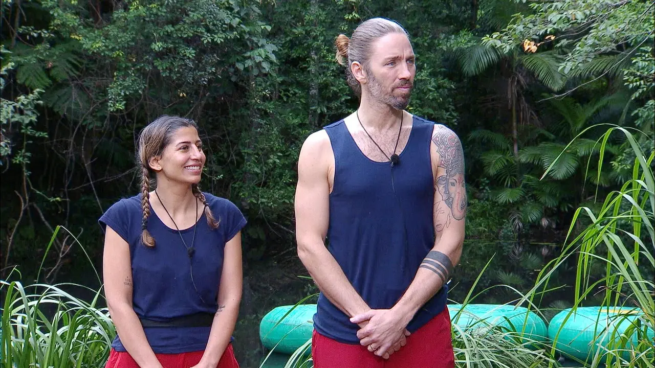 Eva und Gil treten an Tag 12 zur Dschungelprüfung an. - Foto: RTL Eva und Gil treten an Tag 12 zur Dschungelprüfung an.