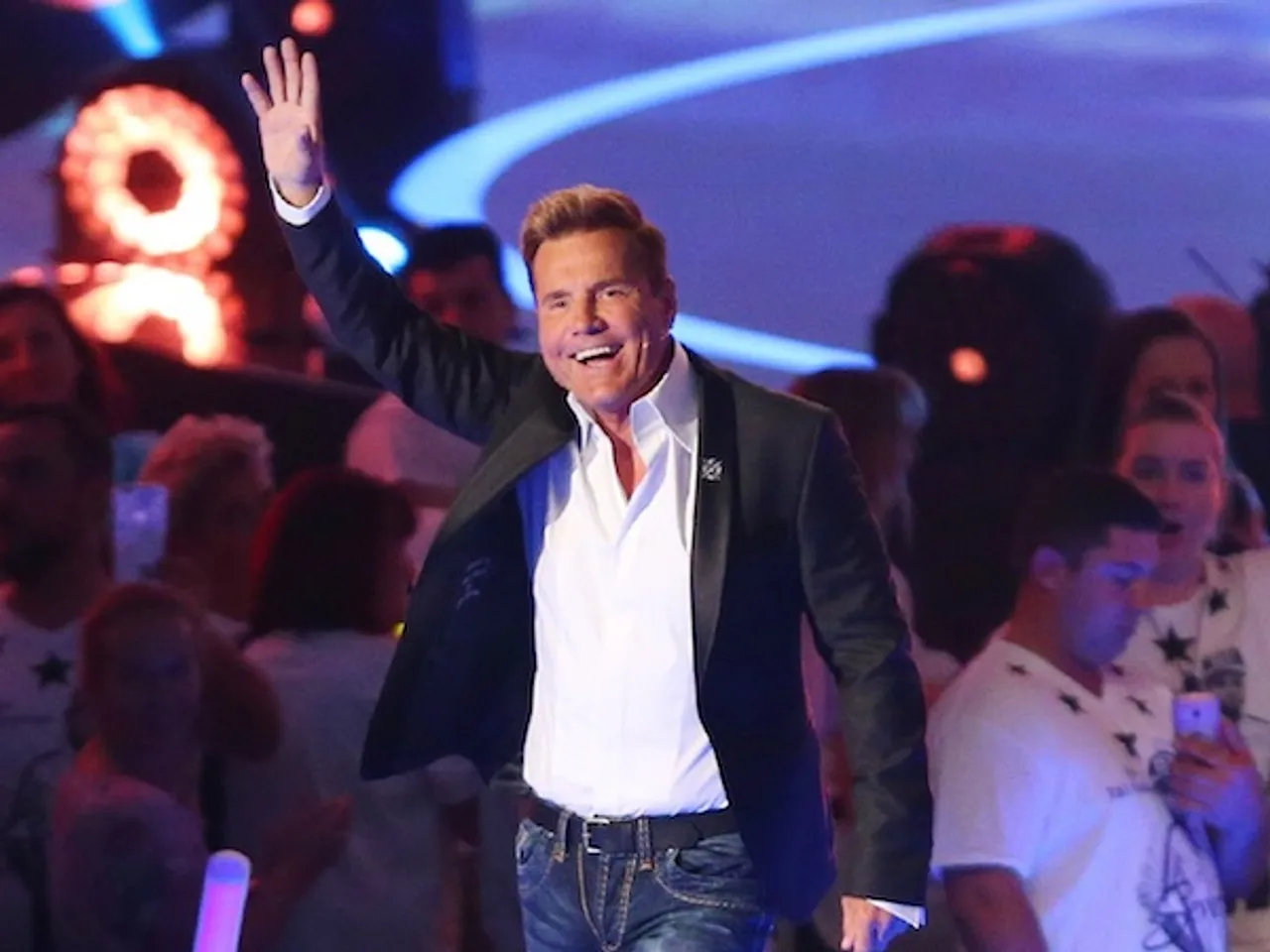 Dieter Bohlen nimmt sich die Kandidaten vor Dieter Bohlen nimmt sich die Kandidaten vor - Foto: © RTL / Stefan Gregorowius