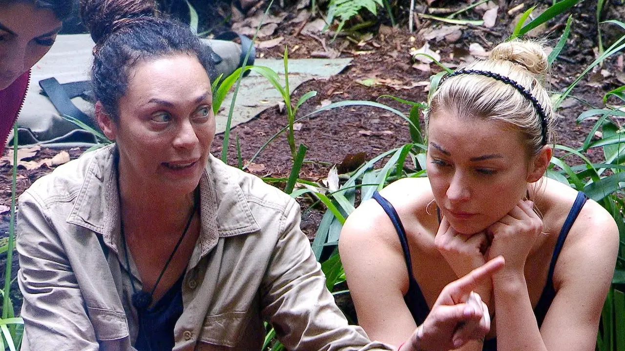 Dschungelcamp: Lilly Becker Dschungelcamp: Lilly Becker und Anna-Carina Woitschack - Foto: RTL