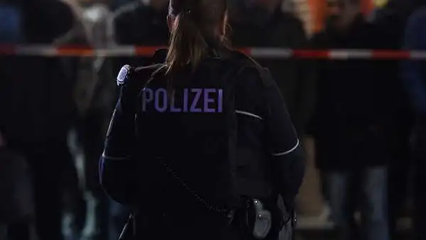 Mord in Düsseldorf: 15-jähriges Mädchen mit durchschnittener Kehle gefunden!