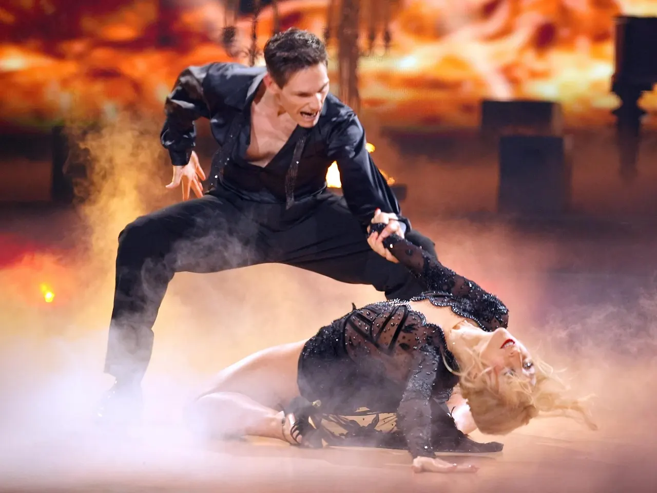 Christian Polancs endgültiger "Let's Dance"-Abschied Kathrin Menzinger und Christian Polanc übertreffen sich bei der Lets Dance-Profi-Challenge unter dem Motto Ekstase selbst! - Foto: RTL / Stefan Gregorowius