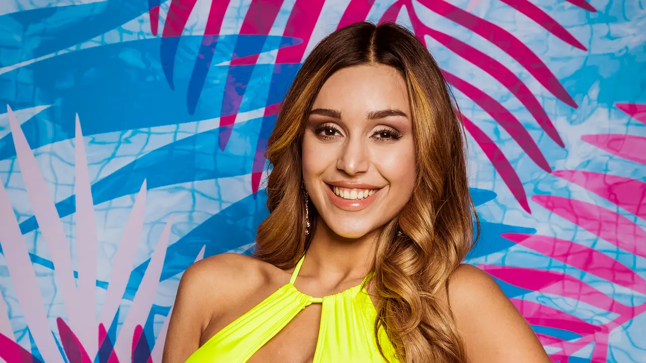 "Love Island"-Sina Love Island-Sina - Foto: RTLZWEI / Magdalena Possert