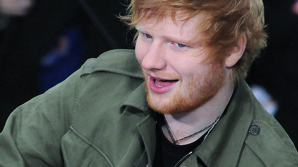 Ed Sheeran hat sich offenbar heimlich verlobt! - Foto: WENN