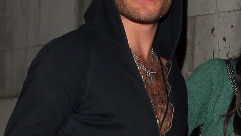 Ed Westwick steht auf Brusthaare
