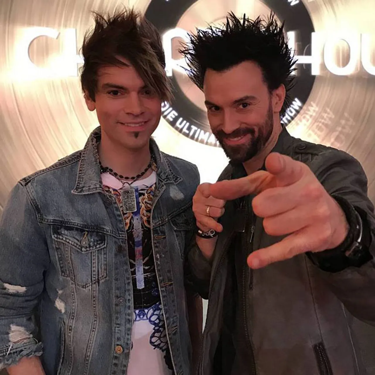 Ehrlich Brothers: So hot sieht Chris Ehrlich im Normalo-Look aus! - Foto: Facebook/ Ehrlich Brothers