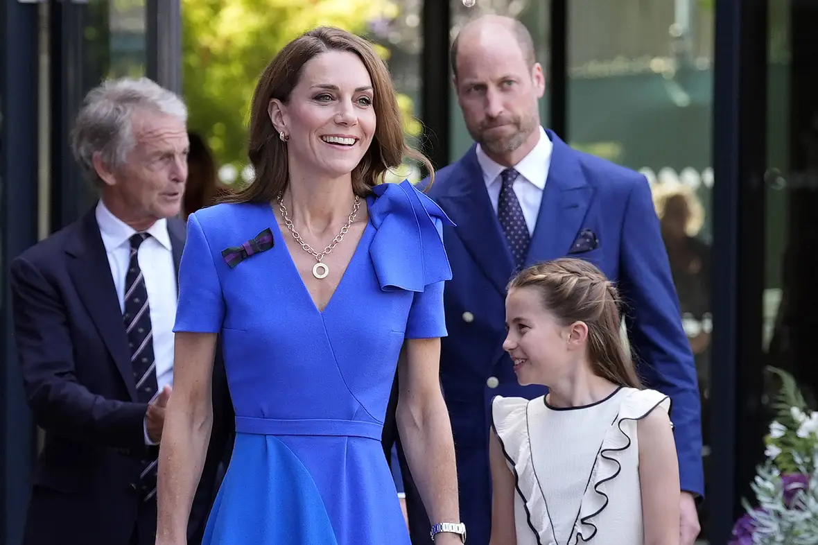 Prinz William, Prinzessin Kate, Prinz George und Prinzessin Charlotte im All England Lawn Tennis and Croquet Club.