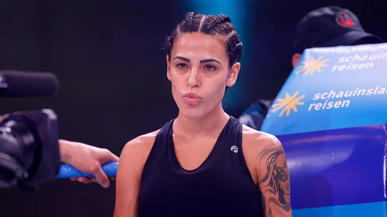 Elena Miras im Boxring 2020. Jetzt hat sie sich von ihrem Freund getrennt