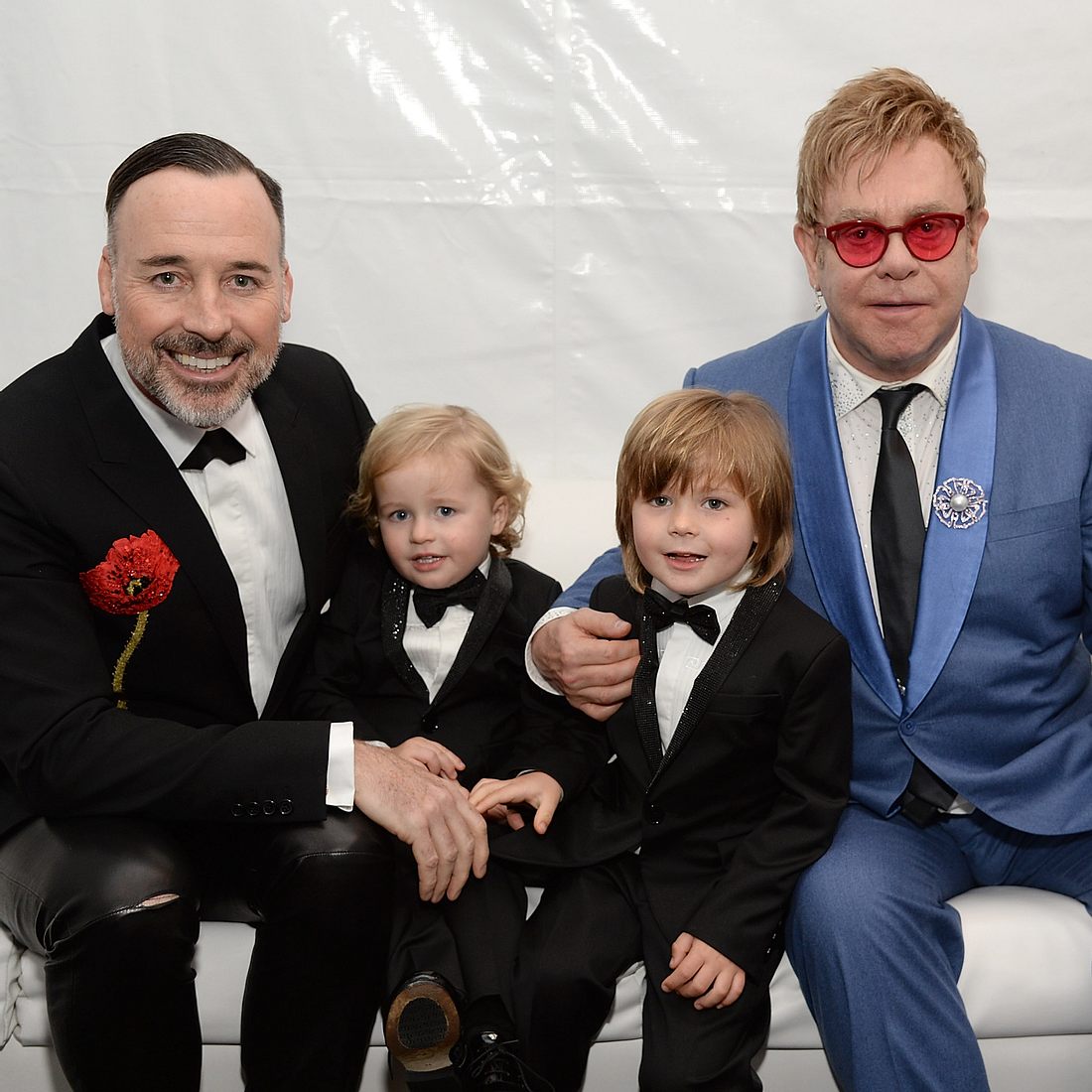 Todo 33+ Imagen de fondo ¿cómo tuvo a sus hijos elton john? Lleno